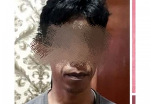 Pelaku yang diamankan petugas (reskoba)