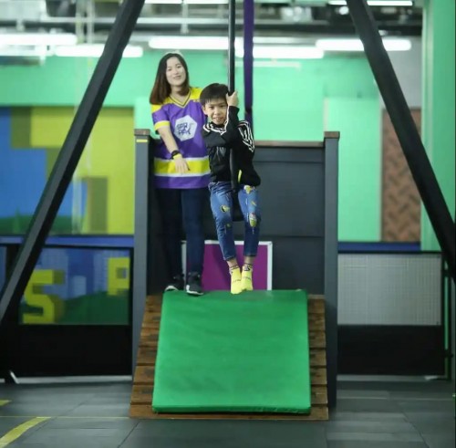 Flying fox indoor (istimewa)