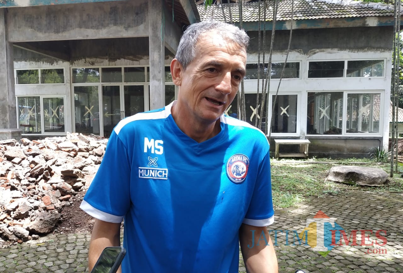 Pelatih kepala Arema FC, Milomir Seslija (Hendra Saputra)