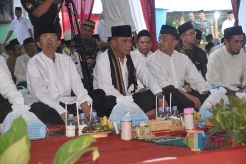 Pangdam V/Brawijaya (4 dari kanan) saat Safari Ramadan di Ponpes Al Ikhlas Magetan
