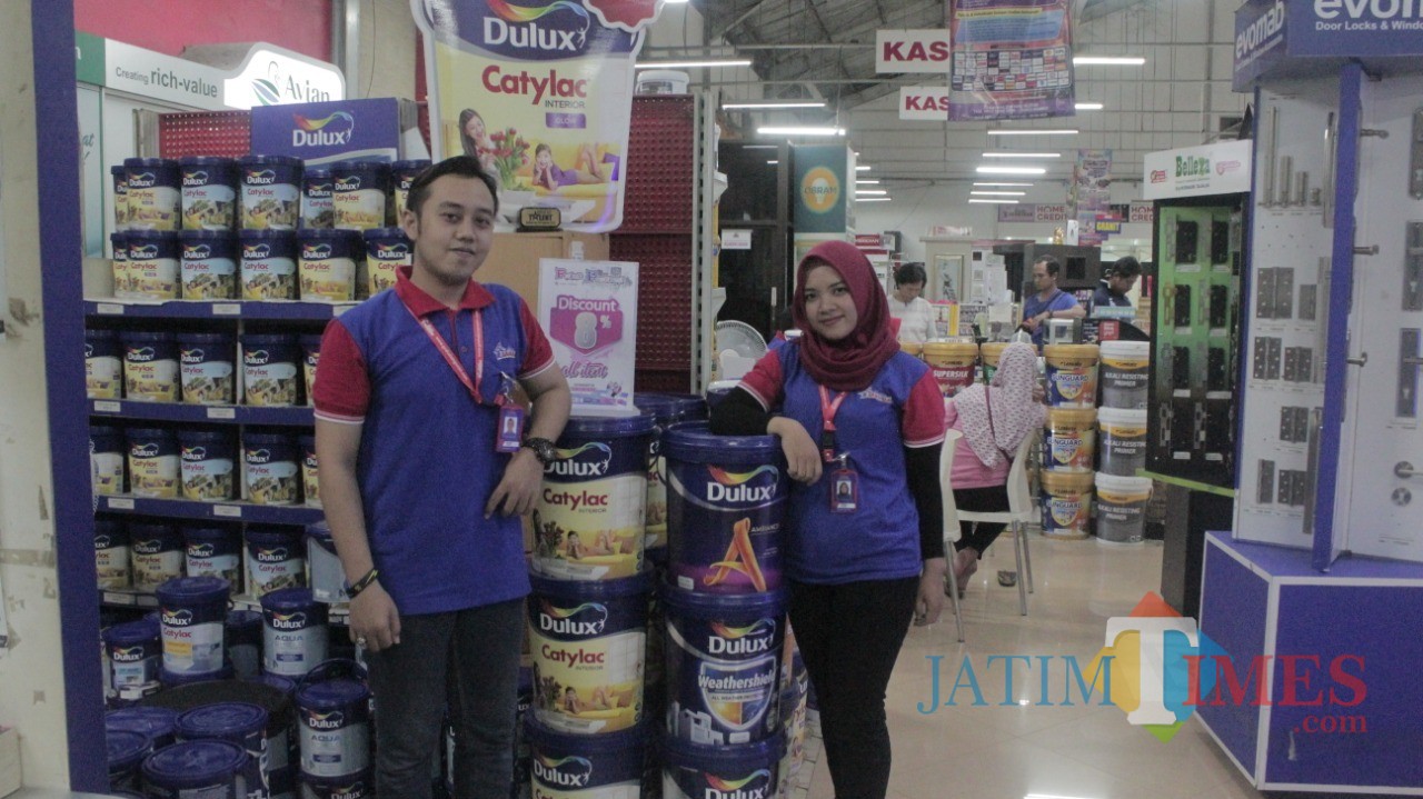 Graha Bangunan terus memberikan layanan terbaik bagi customer.(Foto : Aunur Rofiq/BlitarTIMES)