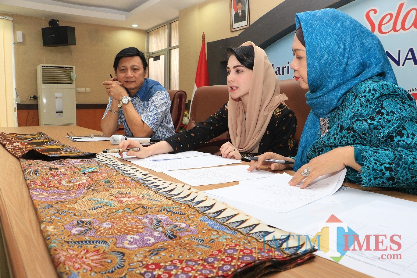 Ketua Dekranasda Jatim Arumi Bachsin