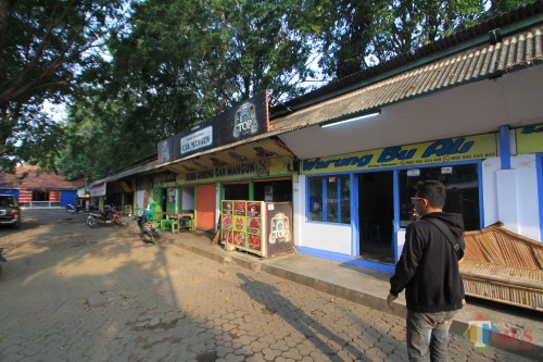 Warung di utara alun-alun Kota Probolinggo yanag belum diketahui nasibnya (Agus Salam/Jatim TIMES)
