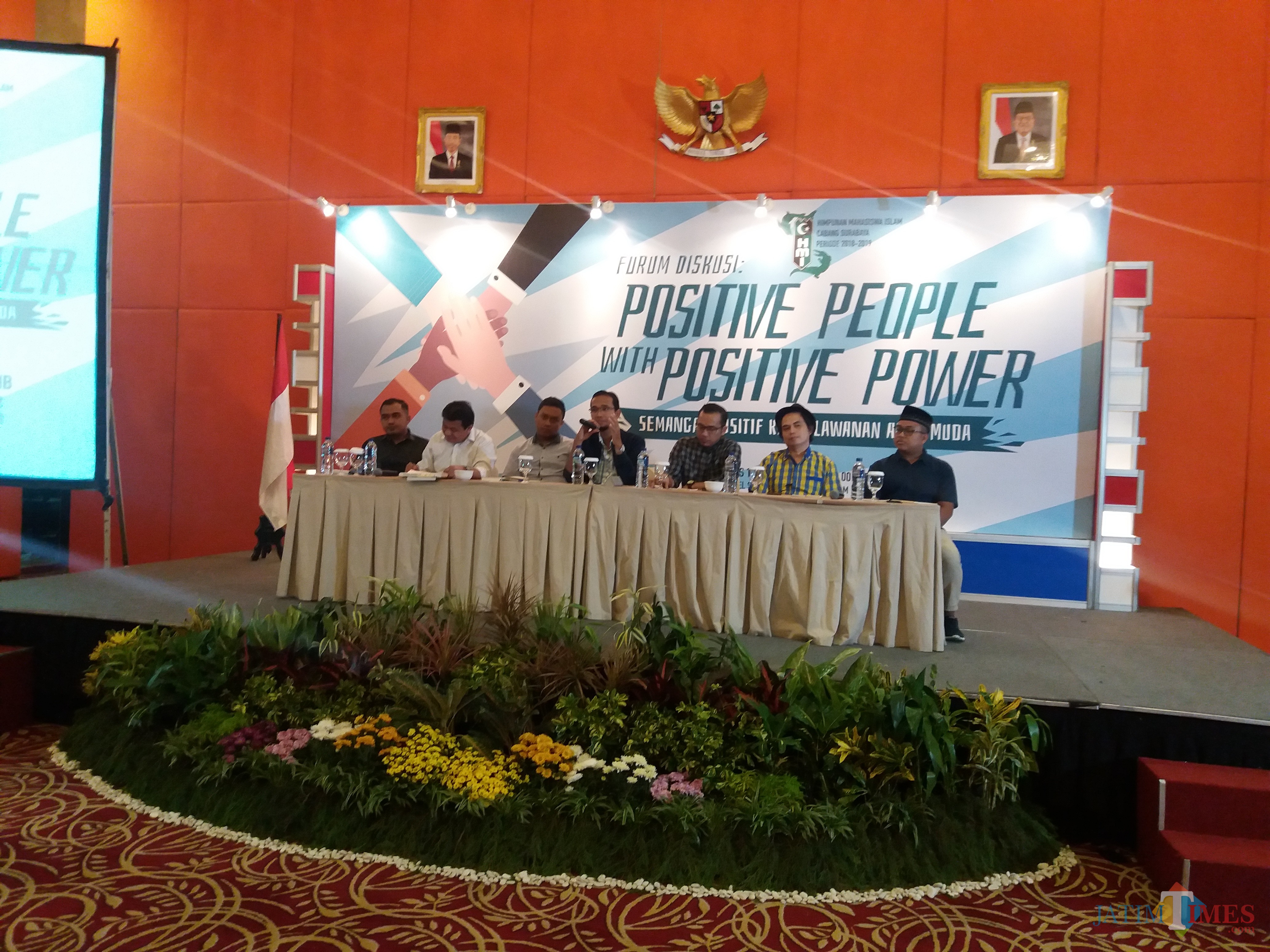 Diskusi HMI dengan tema Positive People with Positive Power