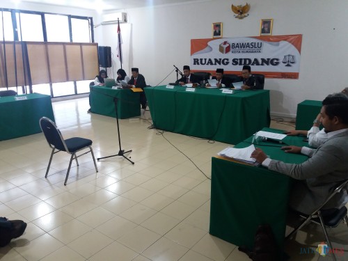 Sidang yang tanpa dihadiri terlapor pihak SCG Research and Consulting