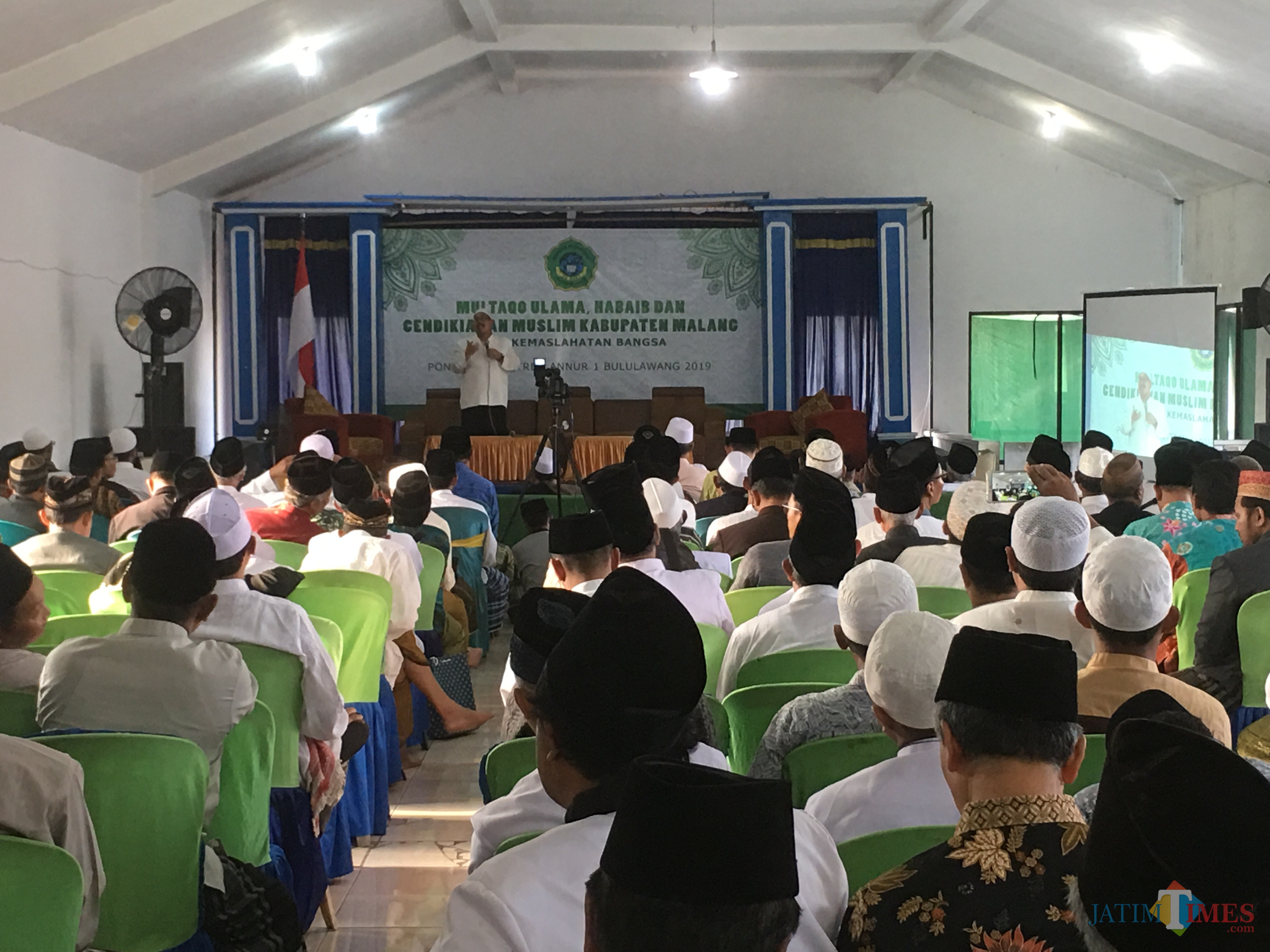 Situasi agenda multaqo ulama dan habaib se-malang raya yang diadakan di Ponpes Annur 1, Kecamatan Bululawang (Foto : Ashaq Lupito / MalangTIMES)
