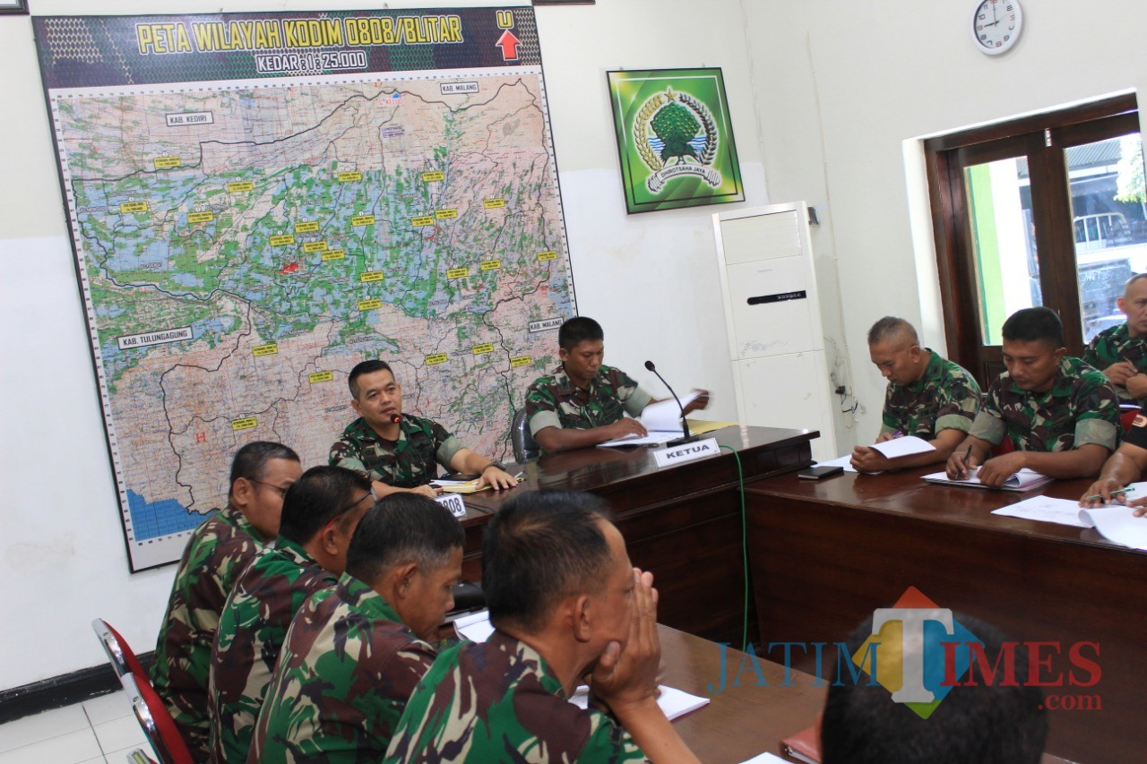 Sidang usul kenaikan pangkat (UKP) bintara dan tamtama di Kodim 0808/Blitar.
