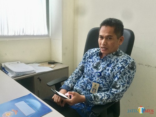 plt Kepala Satpol PP Kota Batu, Nur Adhiem. (Foto: Irsya Richa/MalangTIMES)