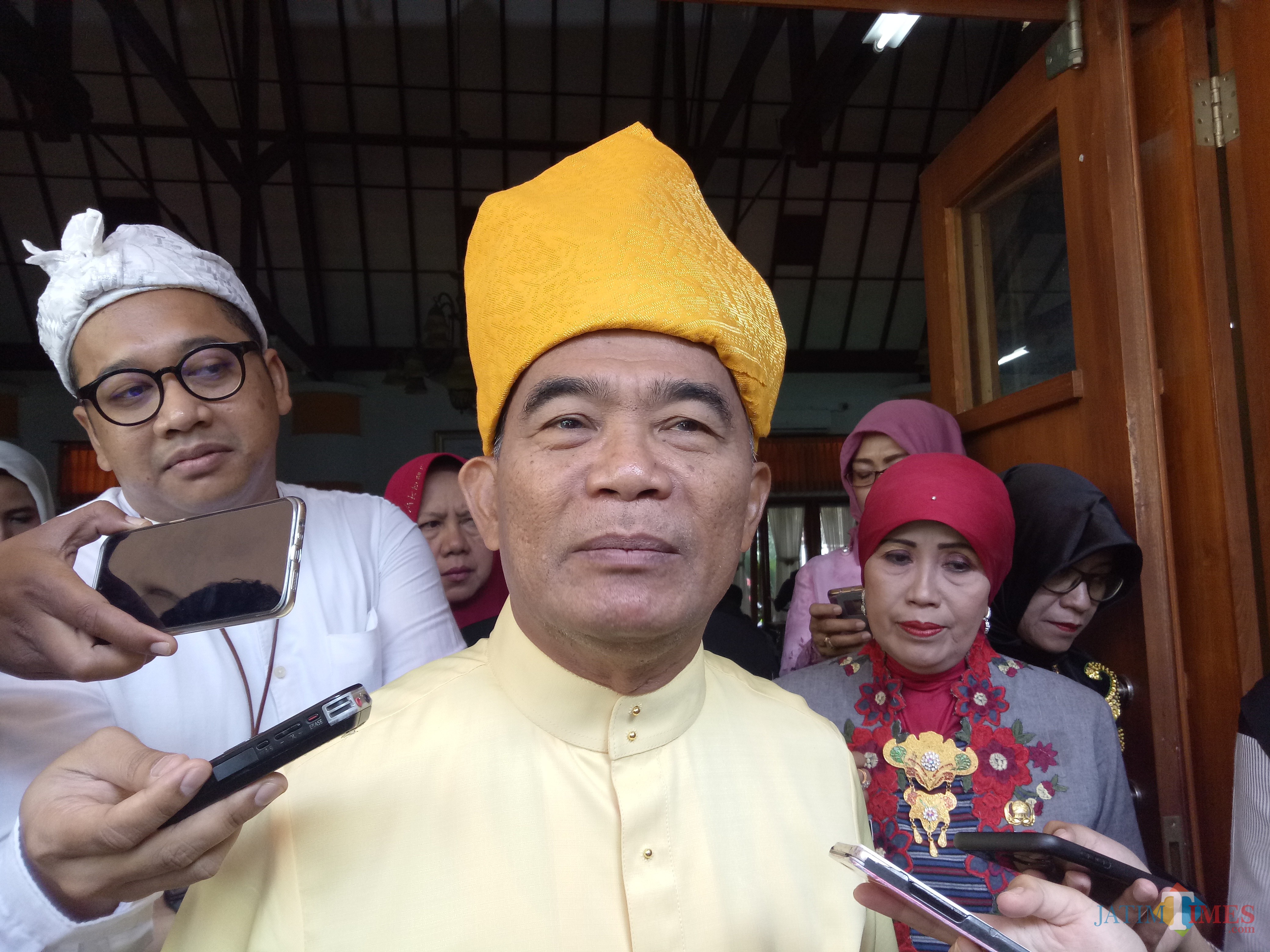 Mendikbud Muhadjir Effendy saat ditemui di SMPN 1 Malang. (Foto: Imarotul Izzah/MalangTIMES)
