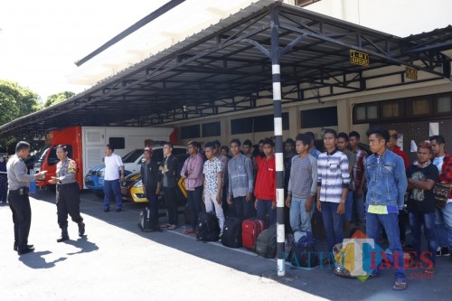 Para pemuda asal NTT bersiap untuk dipulangkan