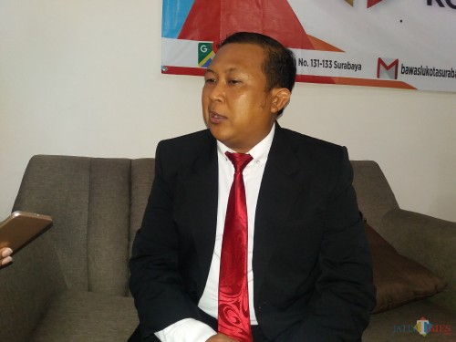 Ketua Bawaslu Surabaya Hadi Margo.
