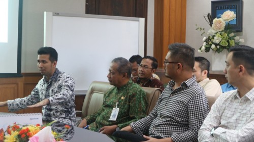 Emil Dardak saat berdiskusi di UB. (Foto: Humas)