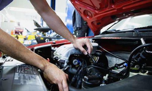 Cek kondisi kendaraan mobil sebelum pergi mudik menggunakan kendaraan pribadi. (Foto: istimewa)
