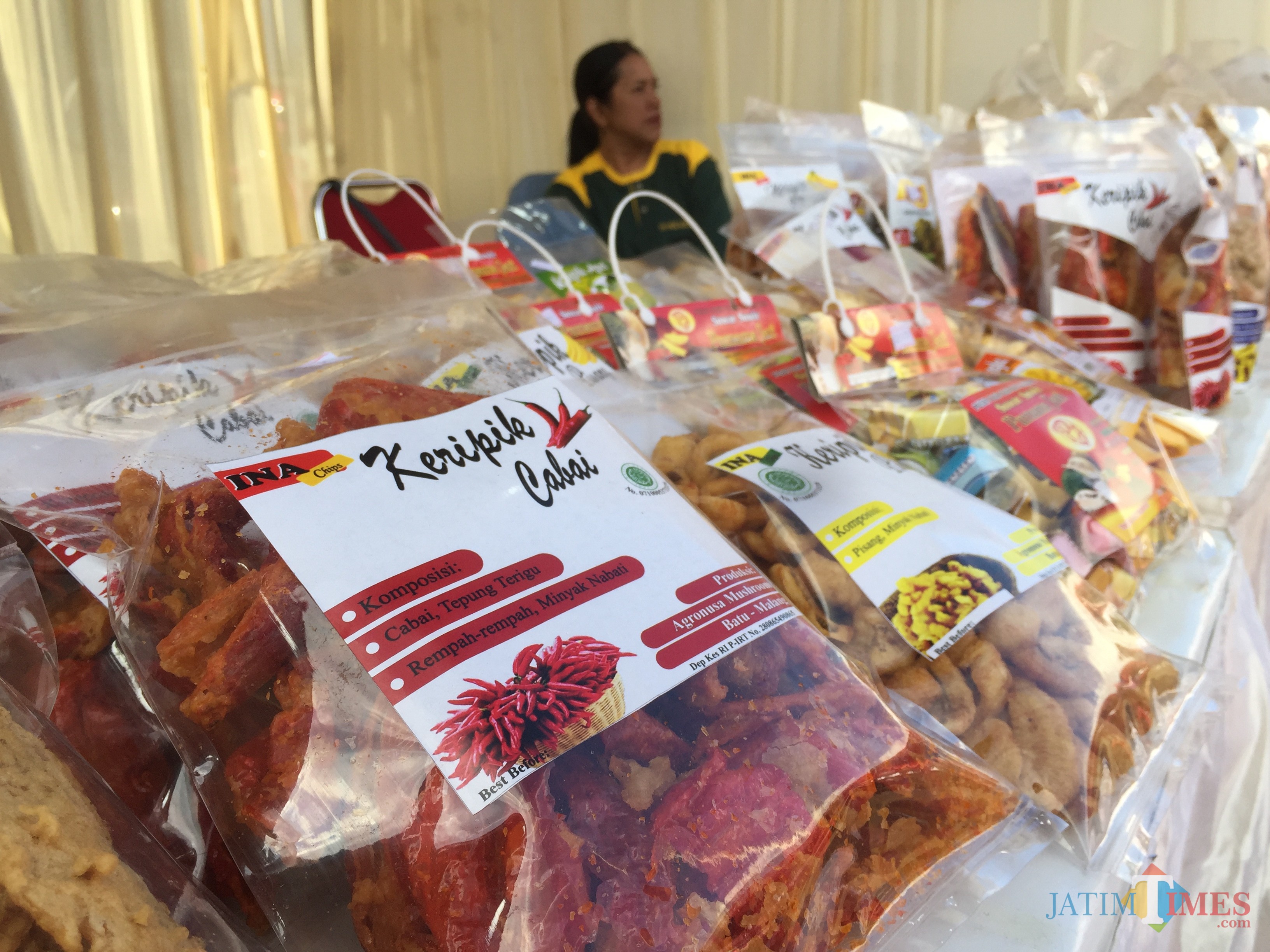 Salah satu produk UMKM di Pasar Murah Ramadan Balai Kota Among Tani. (Foto: Irsya Richa/MalangTIMES)