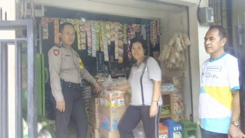 Anggota Polsek Lowokwaru saat melakukan pemantauan terkait dengan BNPT. (ist)