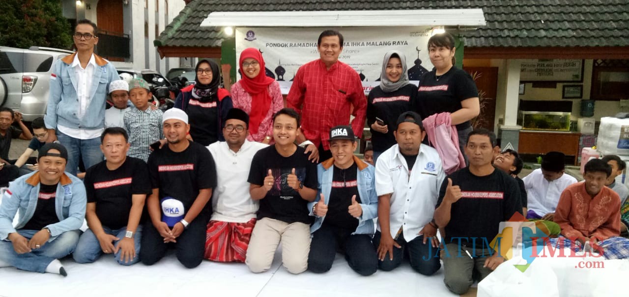 Dari kiri pembaca duduk: Arif Hidayat Ketua Badan Pimpinan Cabang (BPC) Malang Raya Indonesian Housekeepers Association (IHKA). Foto Muklas BatuTIMES