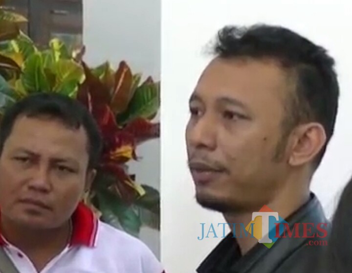 Muhamad Helmi Rosyadi, Ketua LSM Gebrak dan Ketua Umum Dewan Pimpinan Kolektif Aliansi Rakyat Miskin (ARM) saat mendampingi eks pekerja PT PBS.