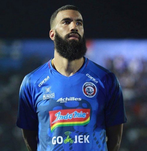 Striker asing Arema FC, Sylvano Comvalius (@sylvanocomvalius)