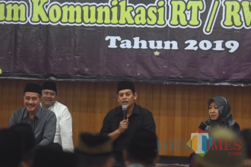 Walikota Kediri Abdullah Abu Bakar saat memberikan sambutan. (eko Arif s /JatimTimes)