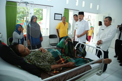 Wakil Bupati Banyuwangi Meninjau pelayanan di salah satu Puskesmas