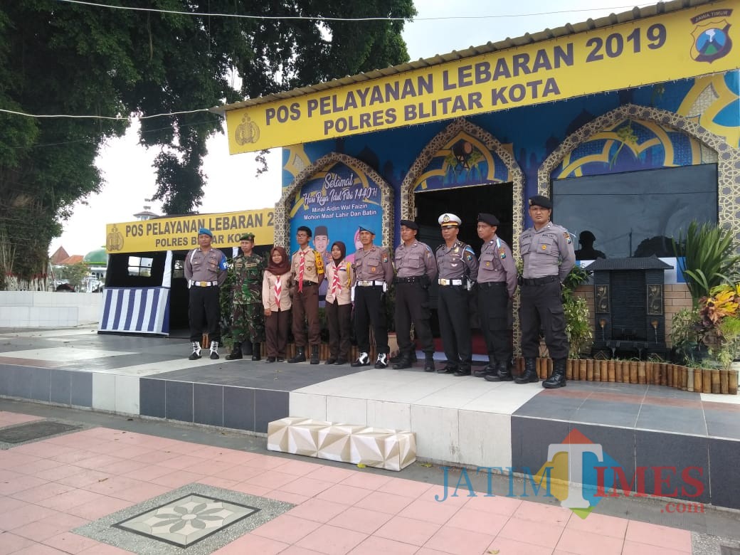 Salah satu pos pengamanan lebaran di wilayah hukum Polres Blitar Kota, di sisi selatan Aloon-Aloon Kota Blitar atau di Jalan Merdeka, Kota Blitar