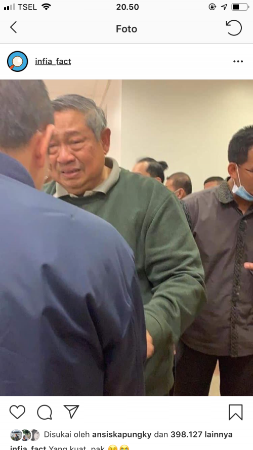 Ekspresi Susilo Bambang Yudhoyono saat kepergian istrinya. (Foto: istimewa)