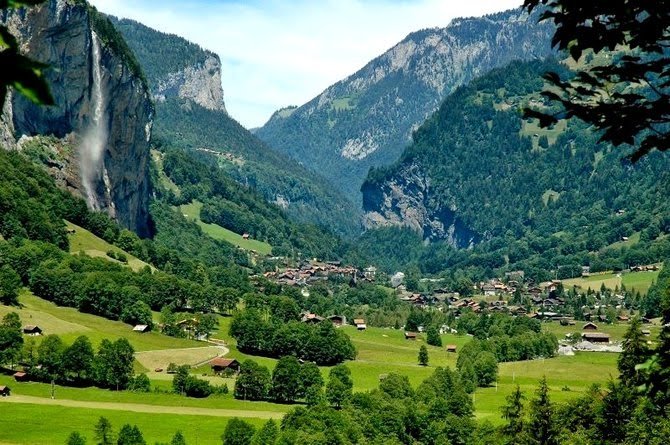 Ilustrasi lokasi Lauterbrunnen di Switzerland yang mirip dengan lokasi syuting The Lord of The Rings, Rivendell (Foto: Istimewa)