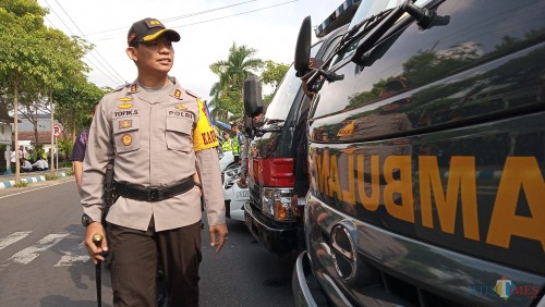 Kapolres Tulungagung, AKBP Topik Sukendar saat memeriksa kesiapan ops. Ketupat beberapa waktu lalu(foto : joko pramono/jatimtimes)