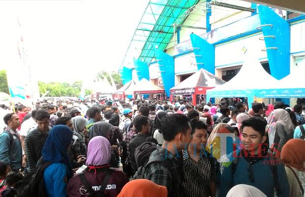 Job fair merupakan salah satu strategi pemerintah untuk meminimalisir angka pengangguran terbuka (Nana)