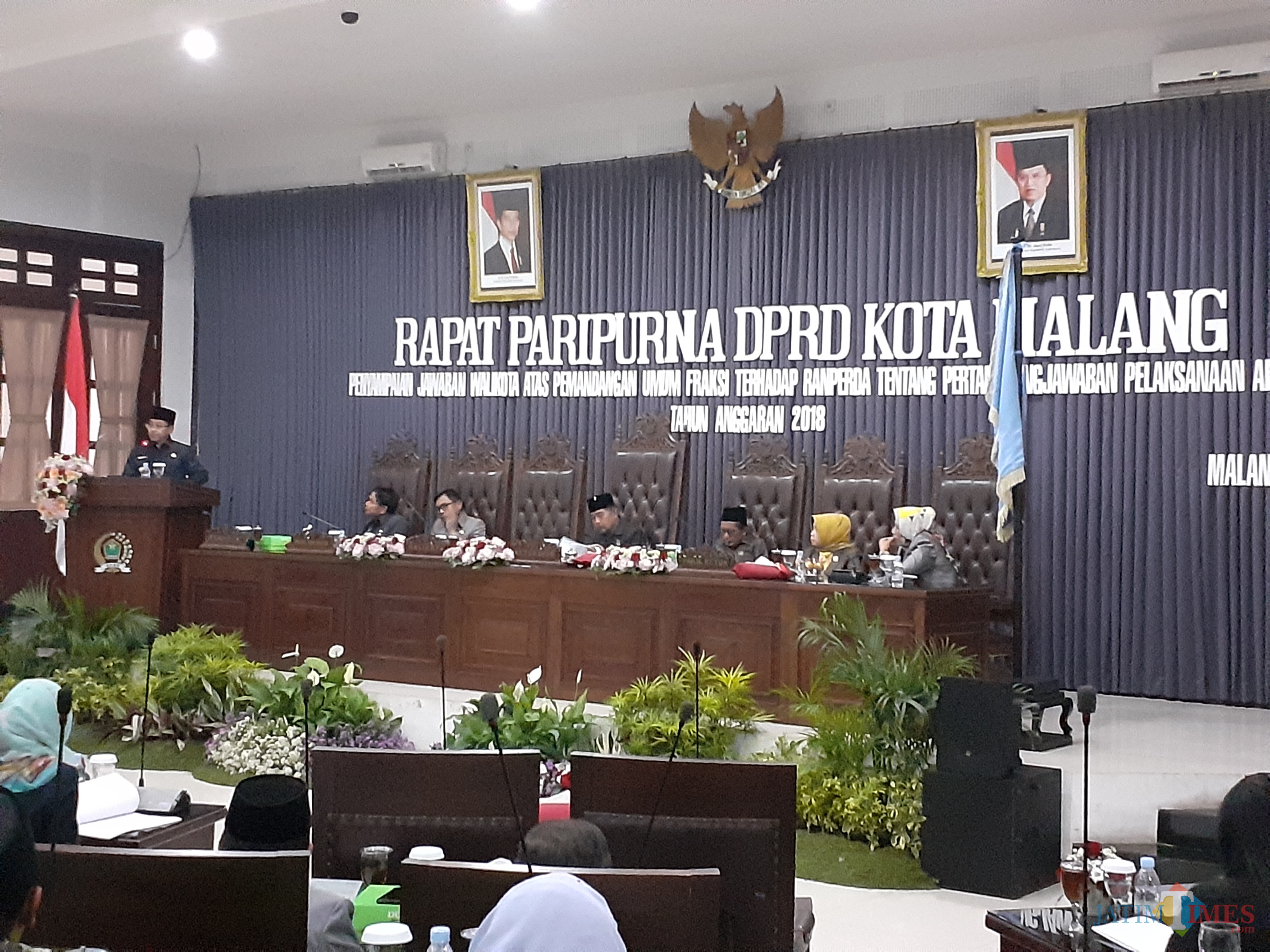Suasana rapat paripurna di Kantor DPRD Kota Malang. (Arifina Cahyanti Firdausi/MalangTIMES)