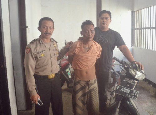 Tersangka diamankan di Polsek Genteng untuk penyidikan lebih lanjut