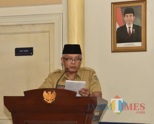 Wabup Malang Sanusi menyatakan dirinya tidak bisa membatalkan mutasi tanpa adanya putusan PTUN
