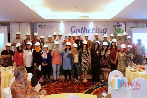 Halal bihalal BPJS Ketenagakerjaan Kediri dengan Gapensi. (Foto: B.Setioko/JatimTIMES)
