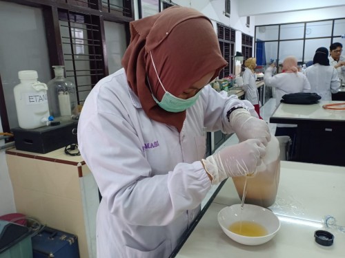 Proses pembuatan di laboratorium. (Foto: Istimewa)