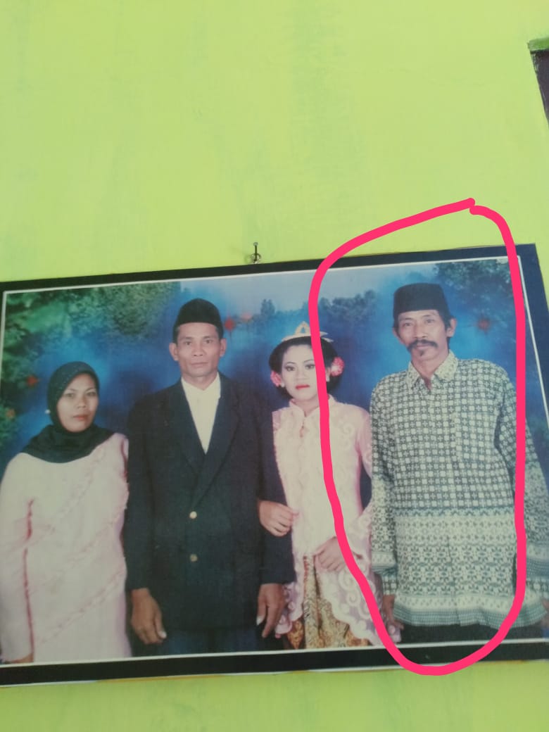 Boimin (paling kanan), bersama keluarga.(Foto : Ist/dok keluarga)