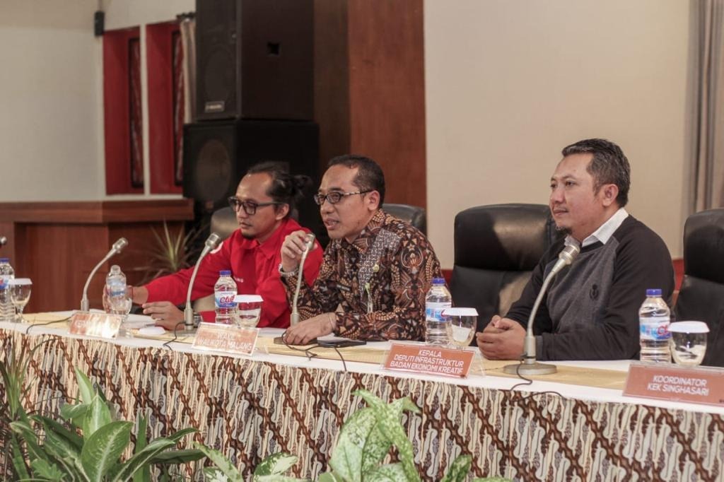 Kabid Pengembangan Iklim Penanaman Modal Dinas Penanaman Modal dan Perizinan Terpadu Satu Pintu (DPM-PTSP) Kota Malang Sony Bachtiar (tengah) (Istimewa)