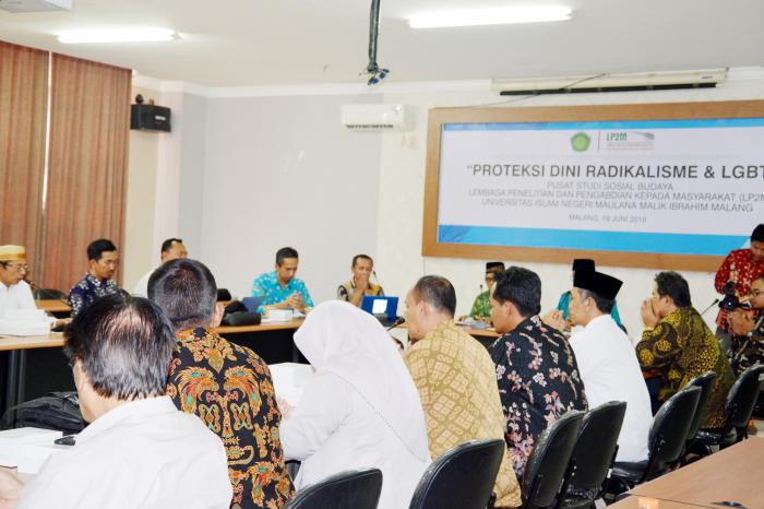 Suasana Forum Group Discussion (FGD) bertajuk Proteksi Dini Radikalisme dan LGBT di UIN Malang. (Foto: Humas)