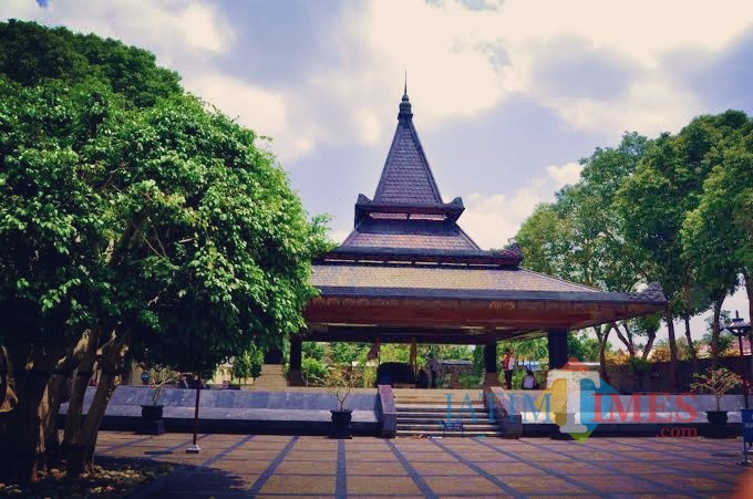 Makam Bung Karno.(Foto : Team BlitarTIMES)