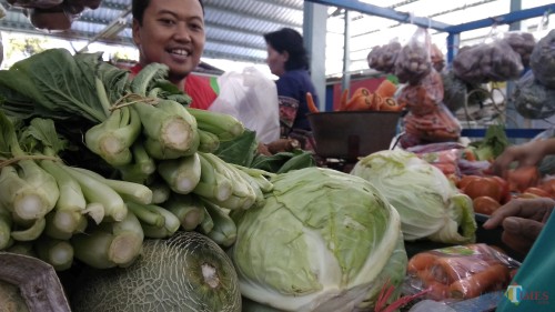 Sayur mayur mengalami kenaikan harga di sejumlah pasar tradisional di Kota Malang. (Foto: Nurlayla Ratri/MalangTIMES)