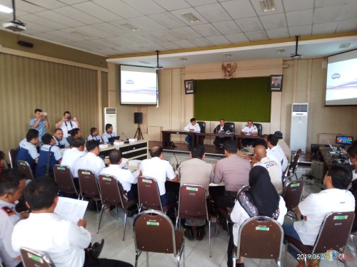 Suasana mediasi konflik dua paguyuban jeep di BB TNBTS (Anggara Sudiongko/MalangTIMES)