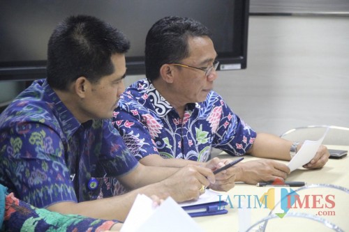 Kepala BP2D Kota Malang Ade Herawanto (kanan). (Foto: Dokumen MalangTIMES)