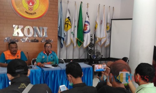 Ketua KONI Kota Batu Mahfud saat jumpa pers yang diselenggarakan di kantor KONI Kota Batu, Jl Sultan Agung Nomor 8, Kamis (27/6/2019).