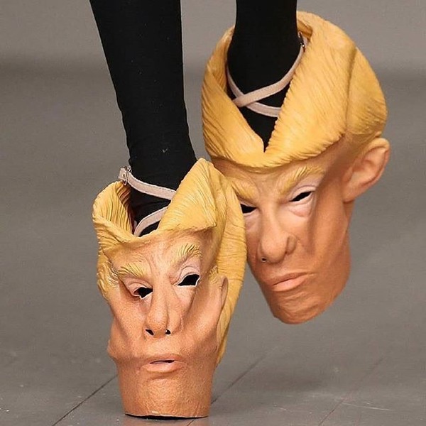 Sepatu mirip wajah Presiden Amerika Serikat Donald Trump.(Foto: Instagram