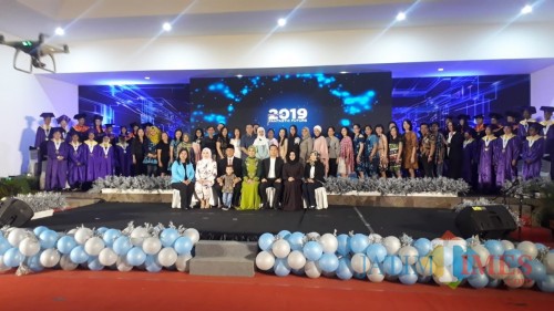 Acara Wisuda 32 siswa Pelita Hati School di Arum Sabil City Forest. (foto : ayunk basid / Jatim TIMES)