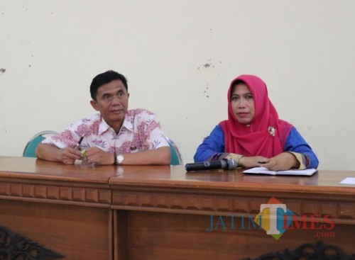 Kabid SD Dinas Pendidikan Kabupaten Malang, Slamet Suyono (kiri) menyampaikan roadshow pembinaan sukses USBN 2019/2020 telah dimulai di SD Kabupaten Malang