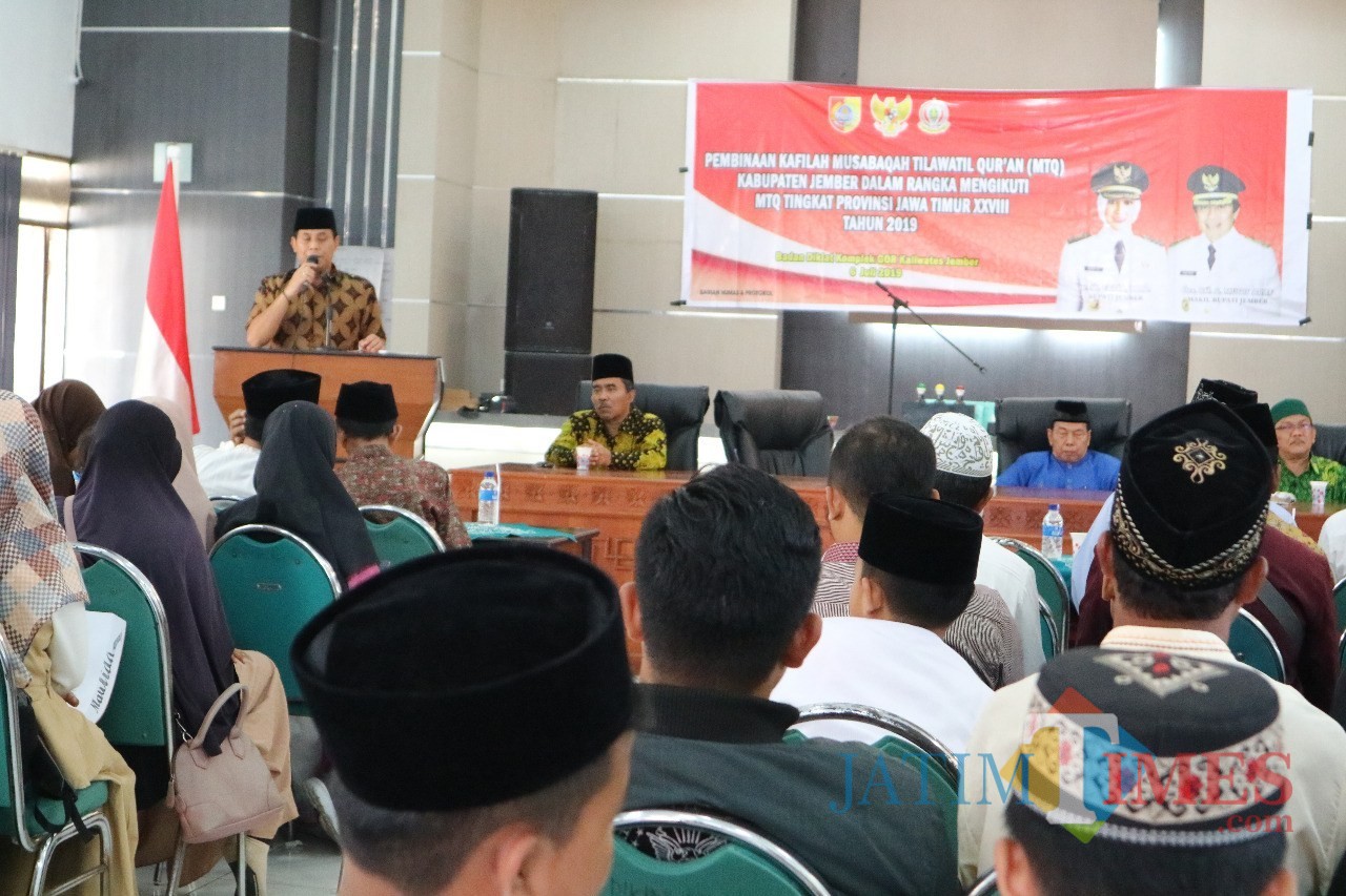 Beberapa peserta seleksi dan pembinaan kafilah MTQ di aula diklat Pemkab Jember. (foto : istimewa / Jatim TIMES)