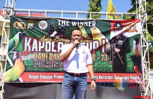 Kapolres saat memberikan sambutan pada lomba burung (Foto Heru Hartanto/ Situbondo TIMES)