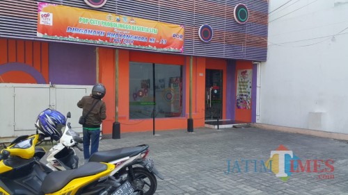 Tempat hiburan malam karaoke keluarga Pop City, lengang setelah dilarang beroperasi alias ditutup (Agus Salam/Jatim TIMES)