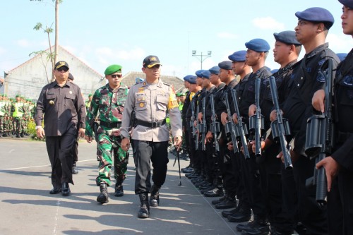Kapolres, Dandim dan Bupati saat Apel Konsolidasi Di GOR Lembu Peteng Tulungagung / Foto : Istimewa / Tulungagung TIMES