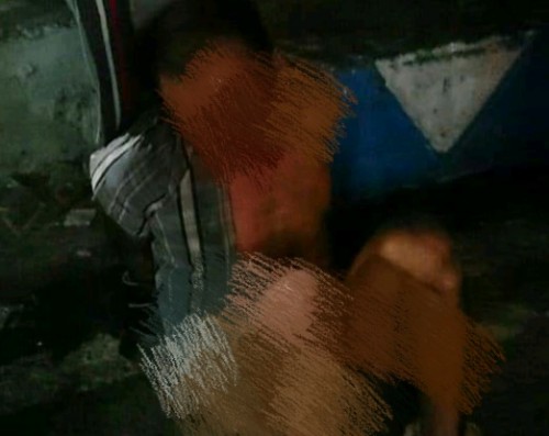 Pelaku yang ditangkap dan usai dihakimi warga (istimewa)